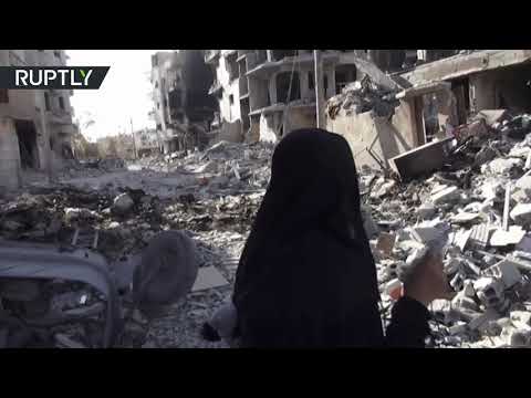 شاهد امرأة سورية من الرقة تحكي قصص الموت المرعبة في المدينة