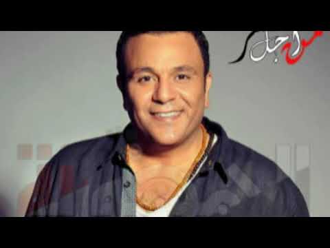 شاهد  محمد فؤاد يغني لمطالبة السيسي بالترشح لولاية ثانية