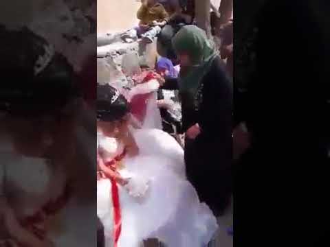 شاهد  عريس يصفع زوجته خلال الفرح لإثبات شجاعته