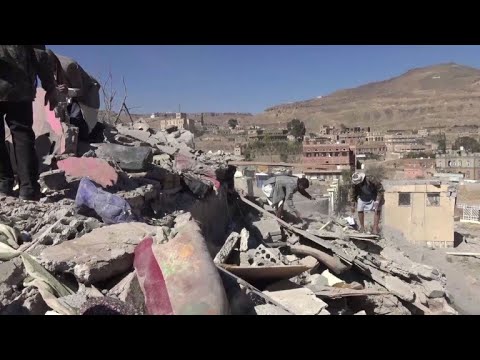 شاهد مقتل أكثر من 60 متمردًا وجنديًا مواليًا للحكومة اليمنية في الحديدة