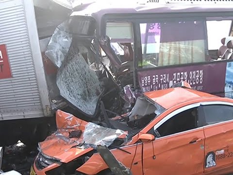 مقتل شخصين في كوريا الجنوبية إثر اصطدام 100 سيارة