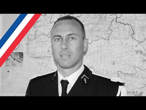 وفاة الضابط الذي بادل نفسه مع رهينة