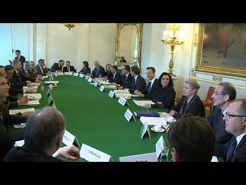 شاهد النمسا تتجه للانسحاب من اتفاق عالمي للهجرة