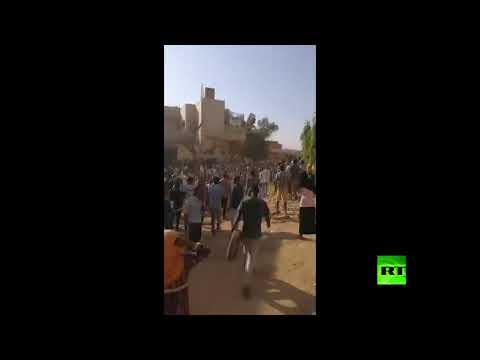 شاهد تفريق المحتجين السودانيين بالغاز المسيل للدموع في أم درمان