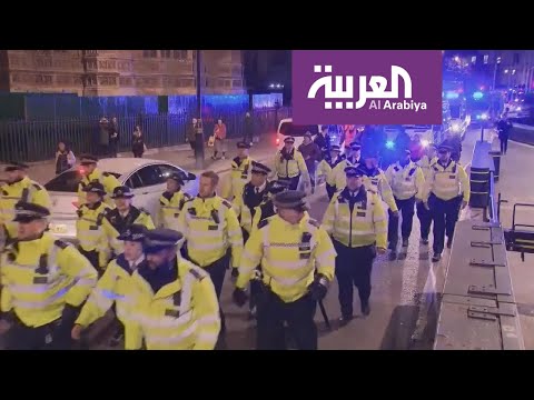 شاهد محتجون يخرجون للشوراع ضد انتخاب بوريس جونسون