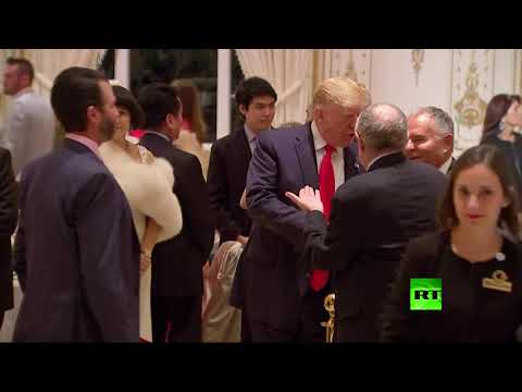شاهد دونالد ترامب وميلانيا في مأدبة عشاء عيد الميلاد