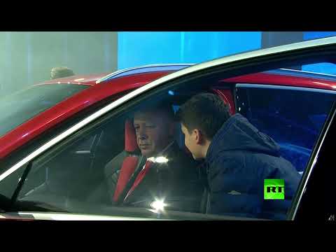 شاهد رجب أردوغان يُدشن أوّل نموذجين للسيارة الكهربائية محليّة الصّنع