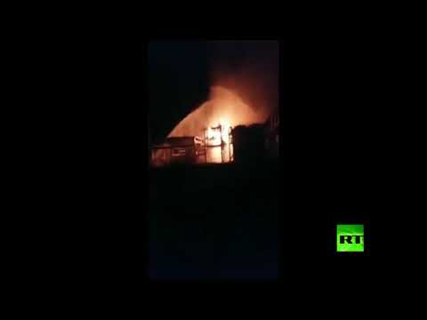 شاهد ألسنة اللهب تلتهم معملي غاز في سورية بعد قصفهما