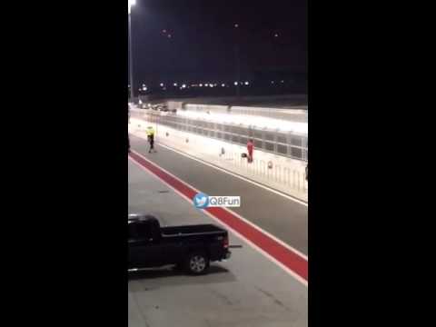 سيارة تتحطم خلال سباق عنيف في البحرين