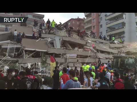 شاهد مقتل 12 شخصًا وإصابة 400 آخرين جراء زلزال عنيف في إزمير التركية