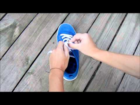 طريقة إحكام رباط حذاء الطفل