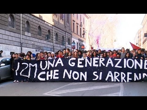 فيديو مظاهرات رافضة لـالمدرسة الجيدة في إيطاليا