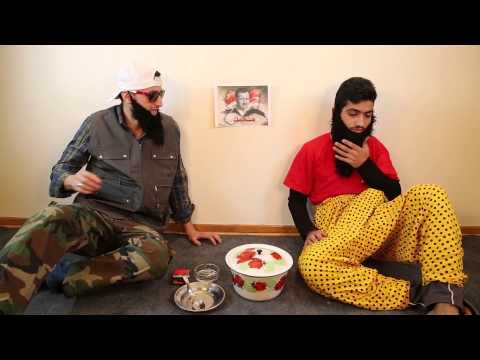 شباب يعرضون حياتهم للخطر بالسخرية من داعش