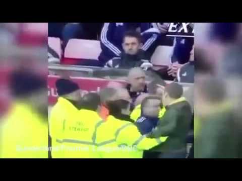 بالفيديو جماهير سندرلاند تحاول الاعتداء على المدرب