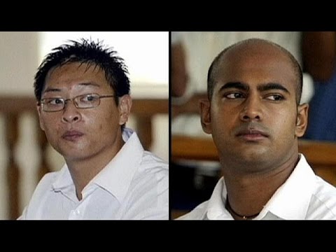 شاهدمحكمة أندونيسية ترجئ جلسة استماع لطعن أستراليين على إعدامهما