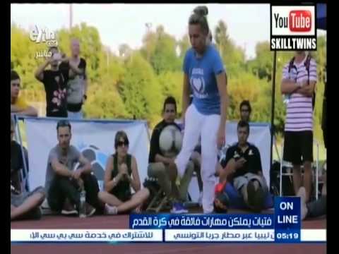 شاهد  فتيات يمتلكن مهارات فائقة في كرة القدم