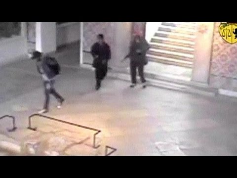 شاهد تونس تبث فيديو يظهر الهجوم على متحف باردو