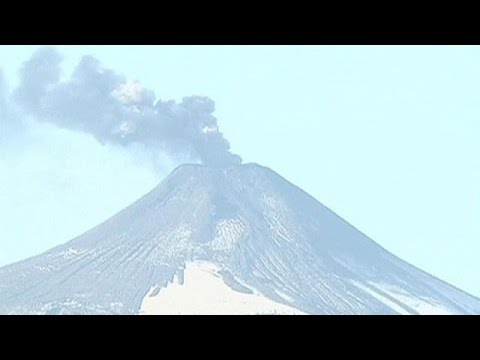 بالفيديو بركان فياريكا يعود إلى النشاط