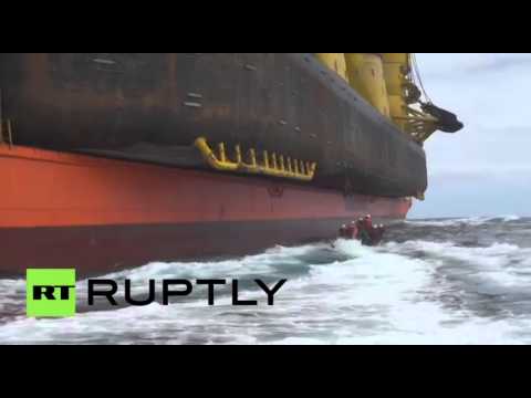 شاهد السلام الأخضر تغادر مخيمها على منصة شيل