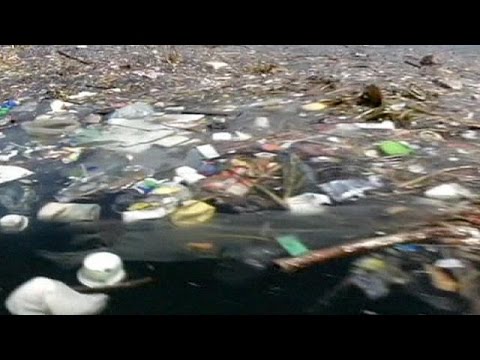 بالفيديو التلوث يضرب خليج ريو دي جانيرو2016