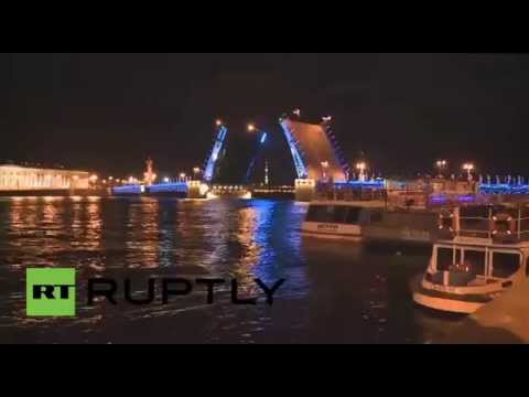 شاهد افتتاح جسر القصر المتحرك