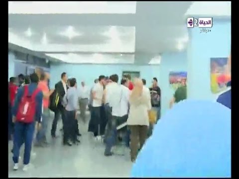 شاهد عبد الله السعيد يشتبك مع احد المصورين