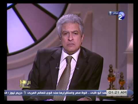 رجل يشاهد زوجته مع مدرب الكارتيه