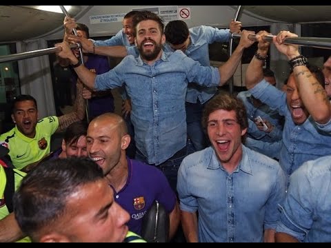 بالفيديو بيكيه يقود احتفالات برشلونة بالدوري من قلب مدريد