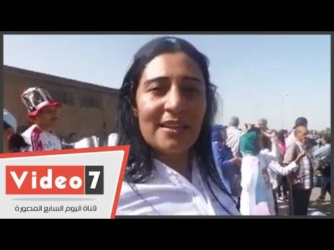 أنصار مبارك يتظاهرون أمام مقر المحاكمة