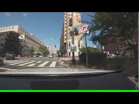بالفيديو حافة نقل تدهس دراجة هوائية في الطريق العام