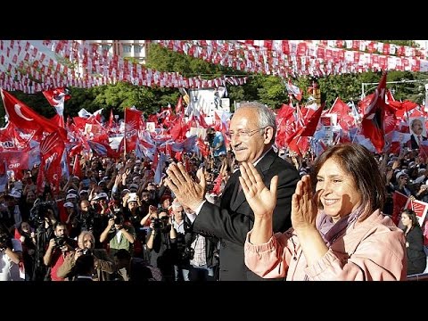 بالفيديو فيضانات تغمر مناطق واسعة في ولاية تكساس
