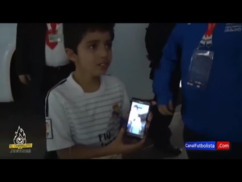 شاهد رودريغيز يُلبي طلب طفل بالتصوير معه