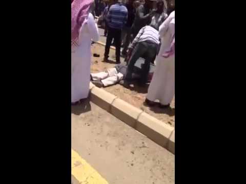بالفيديو خناقة عنيفة بين عمال مصريين وباكستانيين