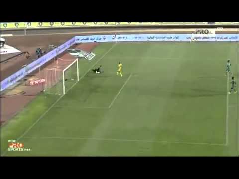 حارس مرمى يهدي هدفًا للفريق المنافس