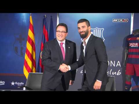 شاهد أردا توران يوقع على عقود إنتقاله إلى برشلونة