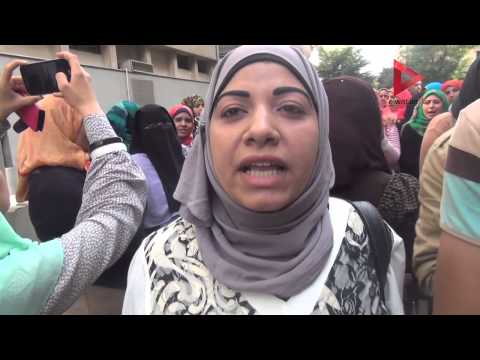 خريجو معاهد التمريض يتظاهرون أمام مبنى مجلس الوزراء