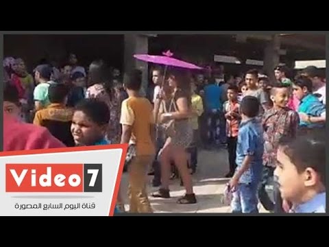 فيديو أمين شرطة يتصدى لمحاولة تحرش بأجنبية في منطقة الأهرامات