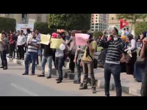 طلاب جامعة القاهرة يدعون للإفراج عن المعتقلين