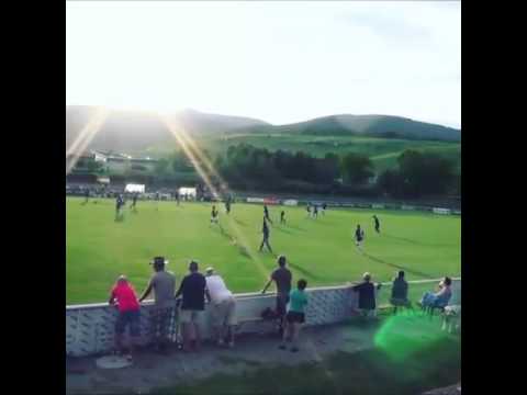 بالفيديو لاعبة تتعرض لعرقلة قاسية من كلب