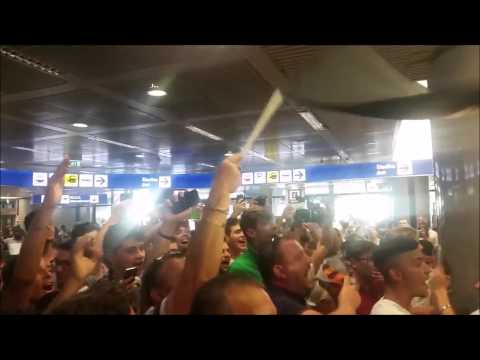 بالفيديو محمد صلاح يخضع للكشف الطبي في روما