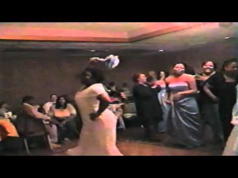 بالفيديو أطرف المواقف المحرجة في حفلات الزفاف