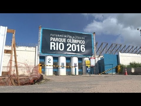 شاهد البنى التحتية للألعاب الأولمبية تمر بأحياء الصفيح