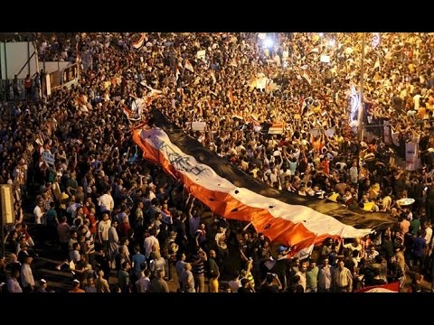 شاهد آلاف المتظاهرين يحتشدون في ساحة التحرير