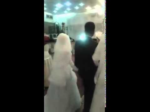 بالفيديو شاب يتزوج بفتاتين ويقيم لهما حفل زفاف واحد