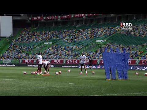 شاهد رونالدو يسجل ركلة حرة مباشرة في طريقة رائعة