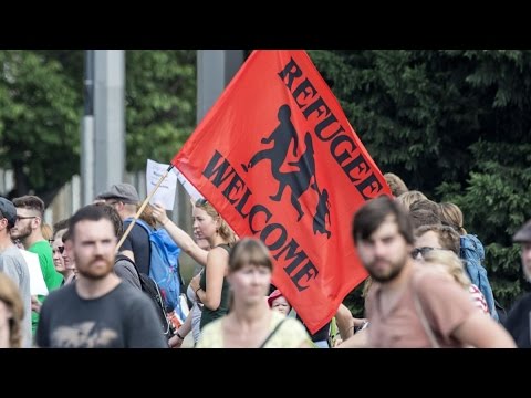 شاهد أندية أوروبا تدعم وتساند اللاجئين