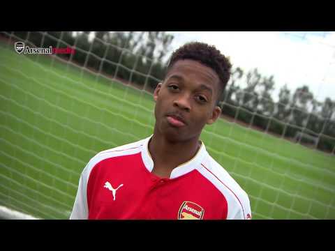 شاهد مقابلة ريهانا حلم ناشئي فريق آرسنال