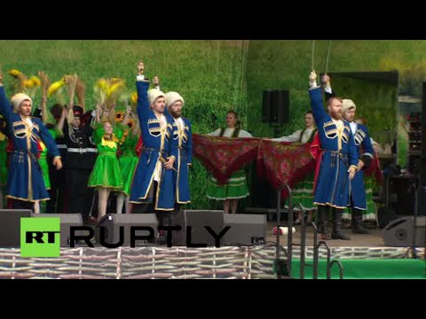 مهرجان شعبي قوزاقي في موسكو
