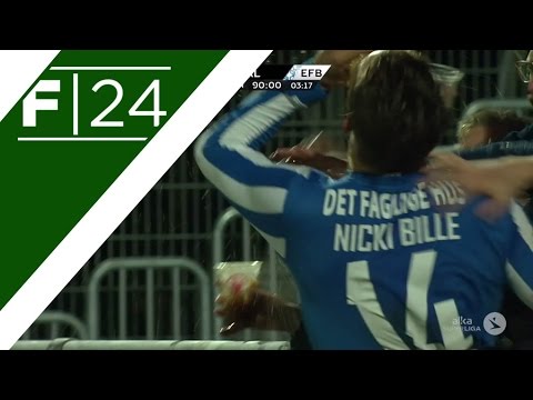 شاهد لاعب يحتفل بهدفه بشرب البيرة مع الجماهير