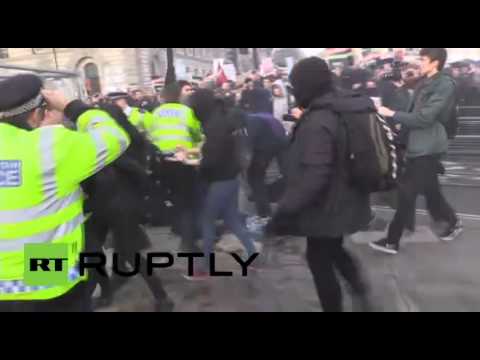 اشتباكات بين الطلاب والشرطة في مظاهرة وسط لندن